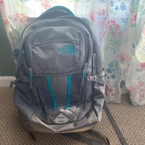 Women’s Northface Recon backpack